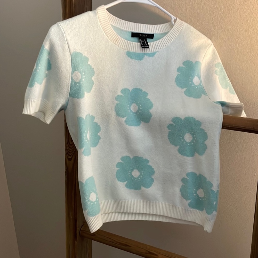 Forever 21 flower top